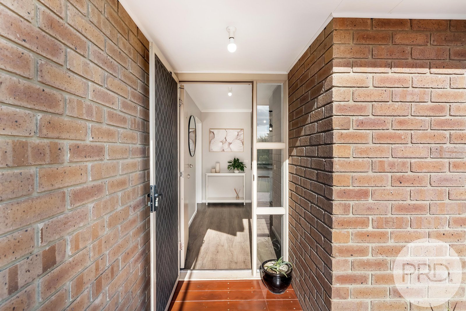 52 Racecourse Road BRIGHTON 8