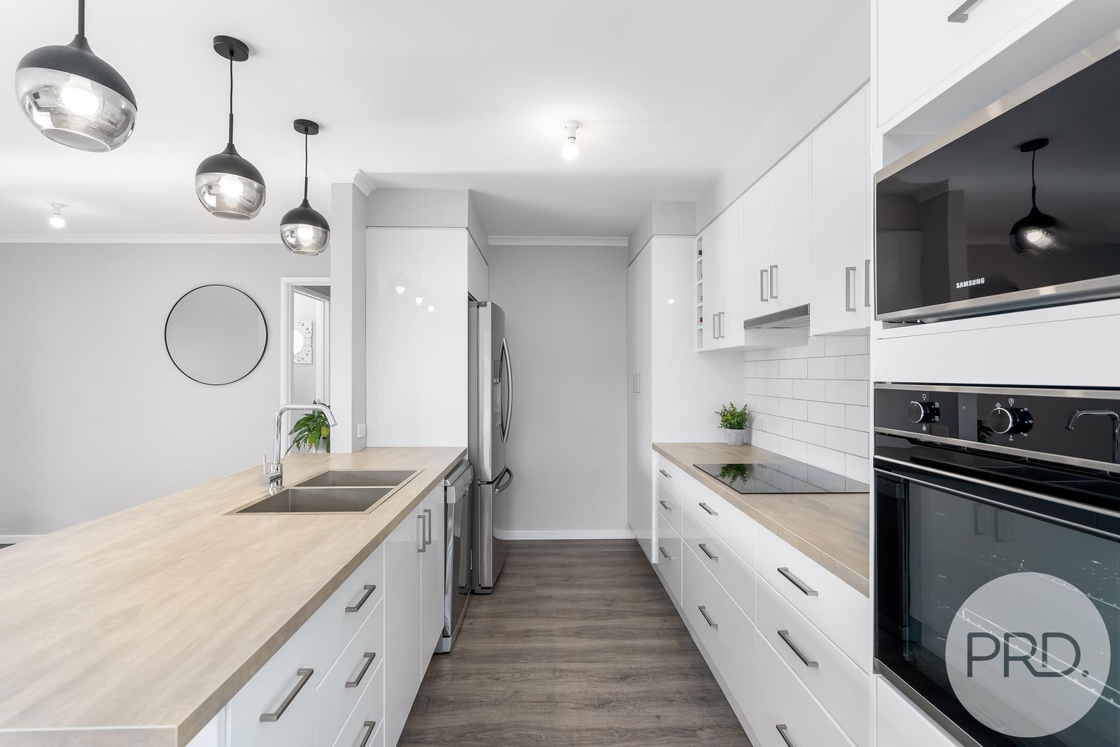 52 Racecourse Road BRIGHTON 13