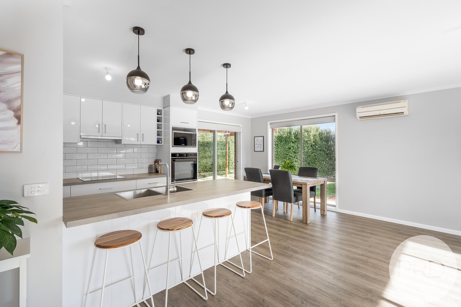 52 Racecourse Road BRIGHTON 14