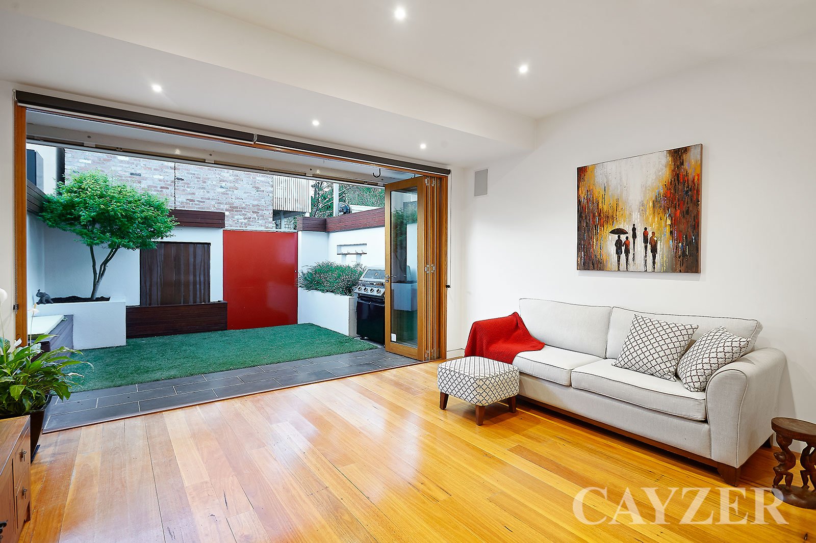 Gallery: 52 Raglan Street