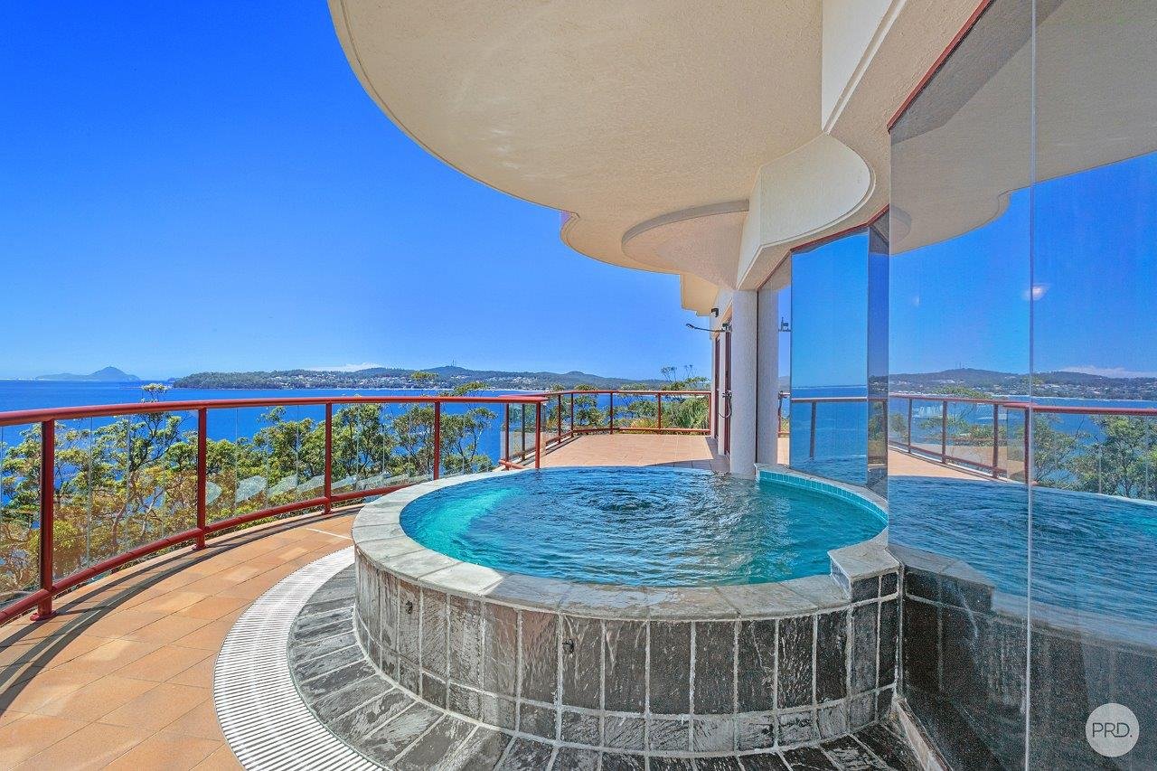 52 Randall Drive SALAMANDER BAY 2