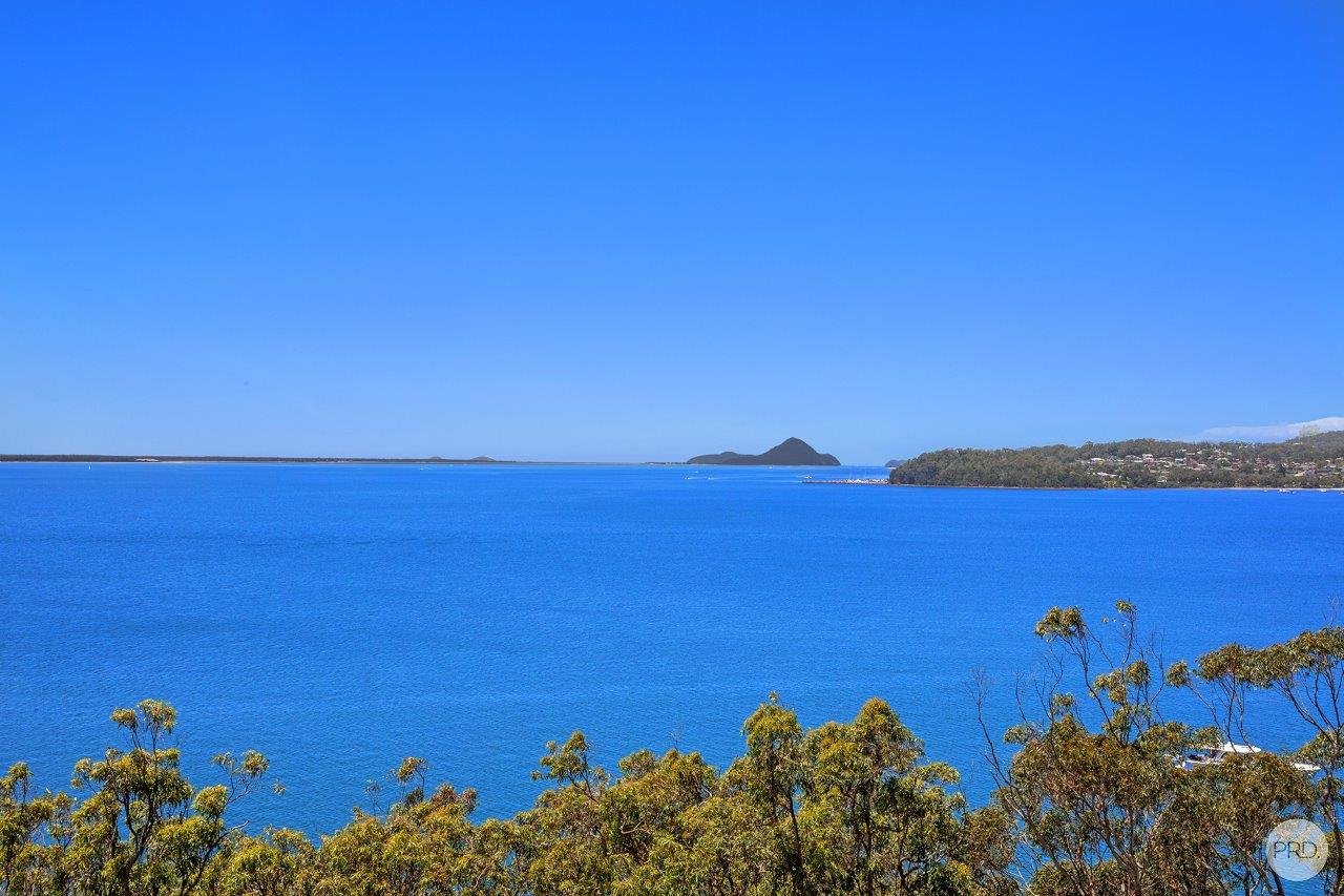 52 Randall Drive SALAMANDER BAY 6