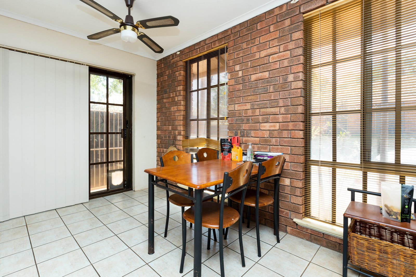 5/2 Robert Street BROOME 7