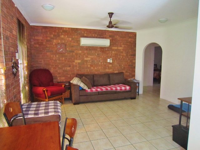 5/2 Robert Street BROOME 4