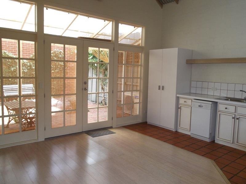 Gallery: 52 Smith Street