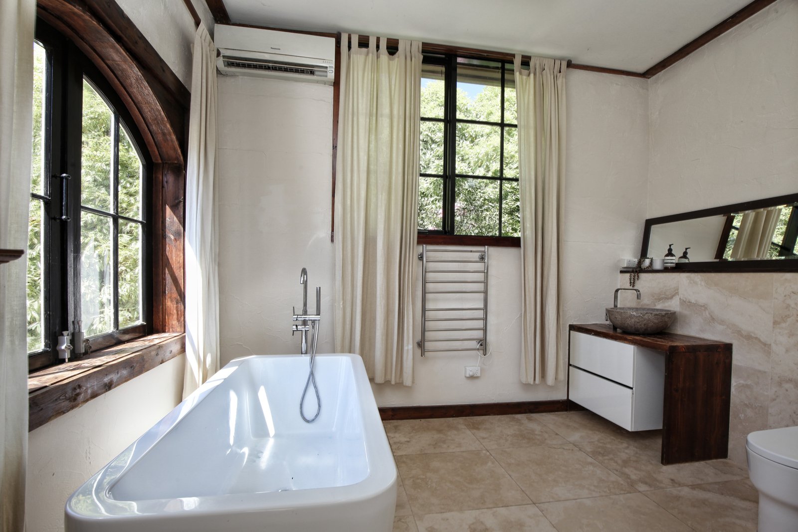 Real Estate and Property in 52 Stanton Court, Gisborne South, VIC