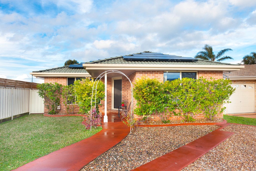 52 Sunnybank Crescent HORSLEY 1