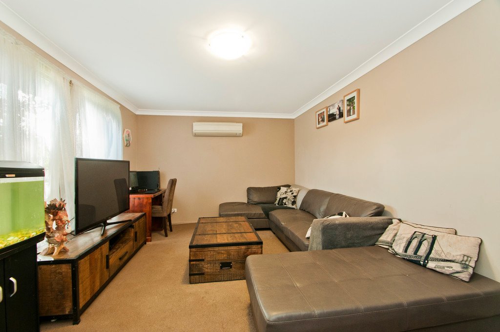52 Sunnybank Crescent HORSLEY 5