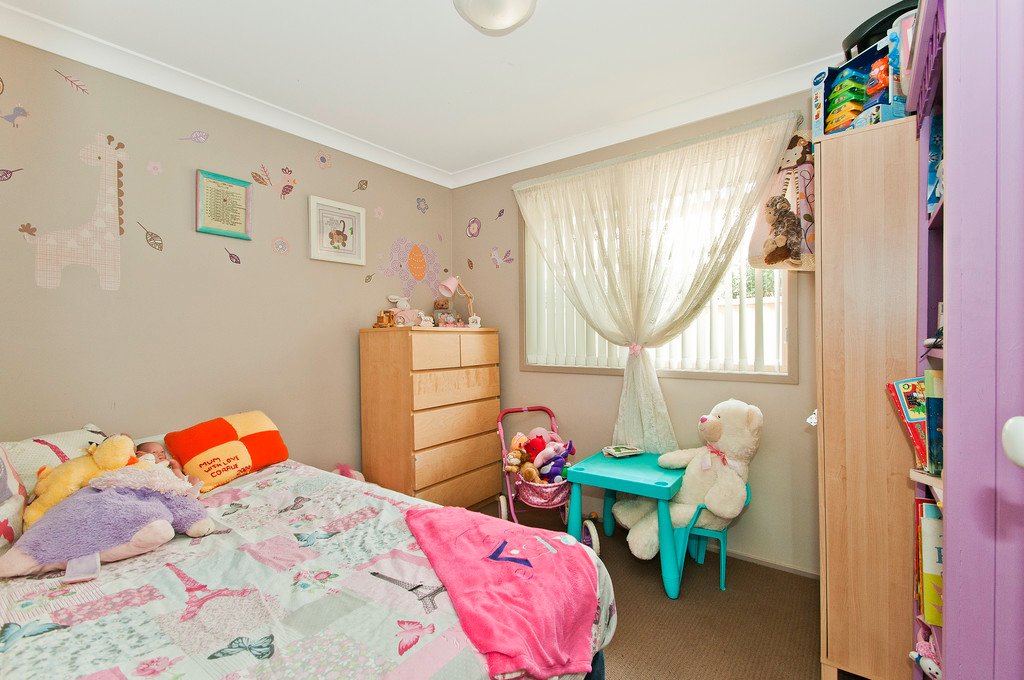 52 Sunnybank Crescent HORSLEY 9