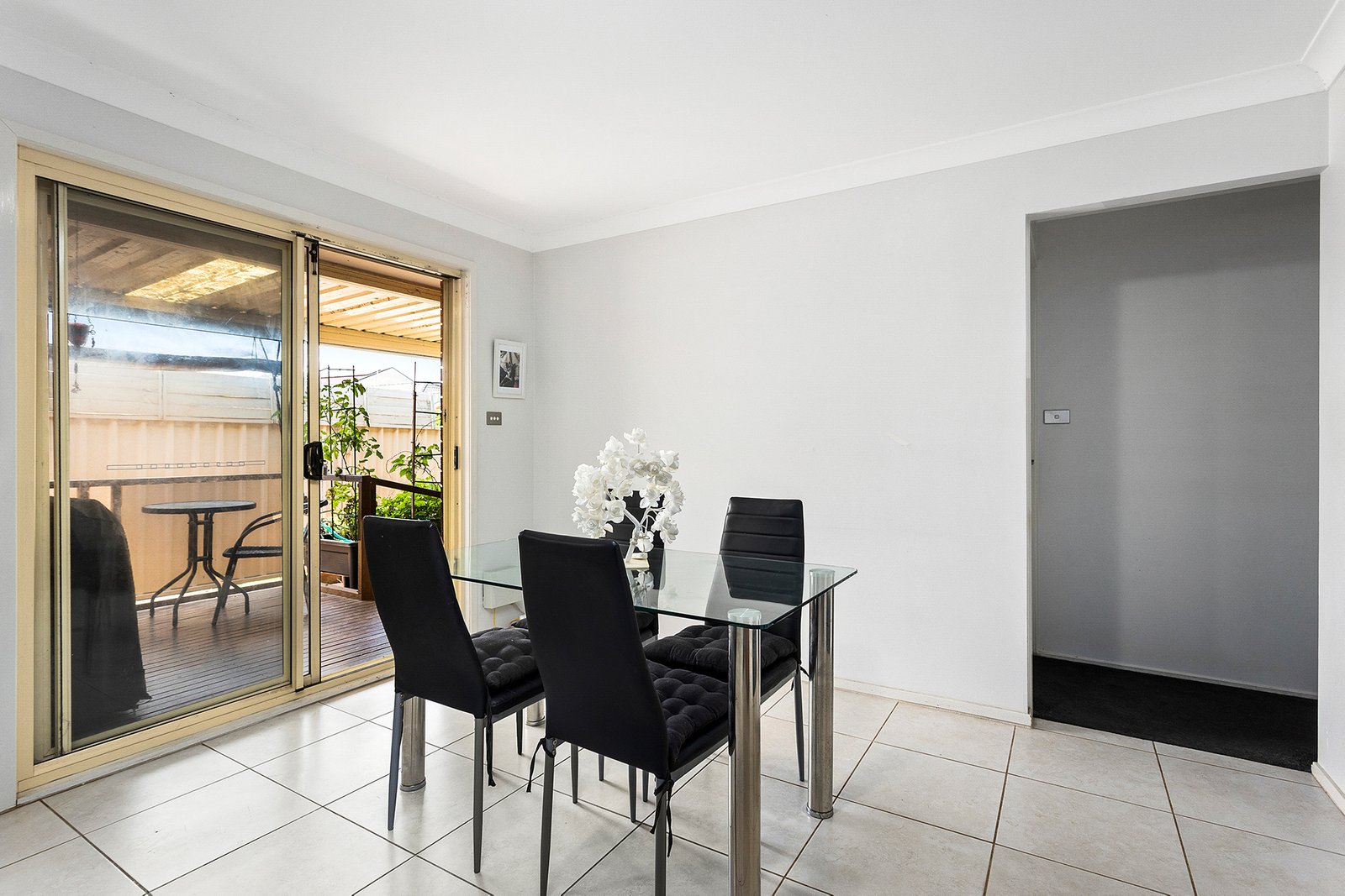 52 Sunnybank Crescent HORSLEY 4