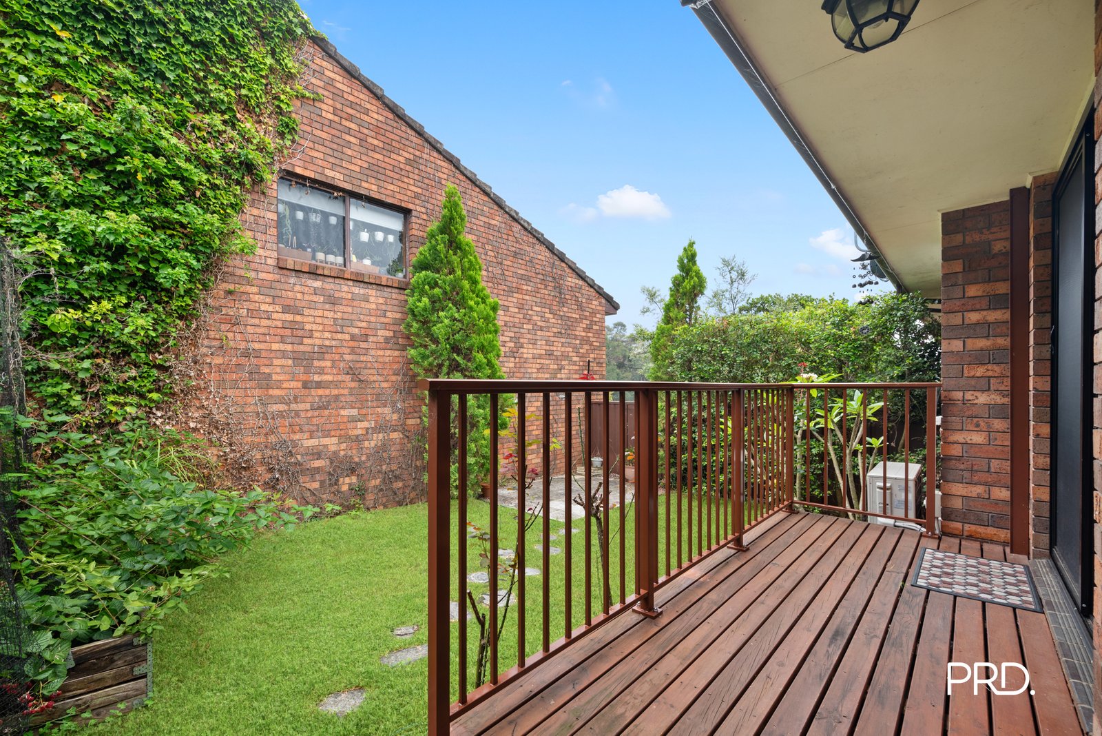 5/2 The Glen Crescent SPRINGWOOD 12