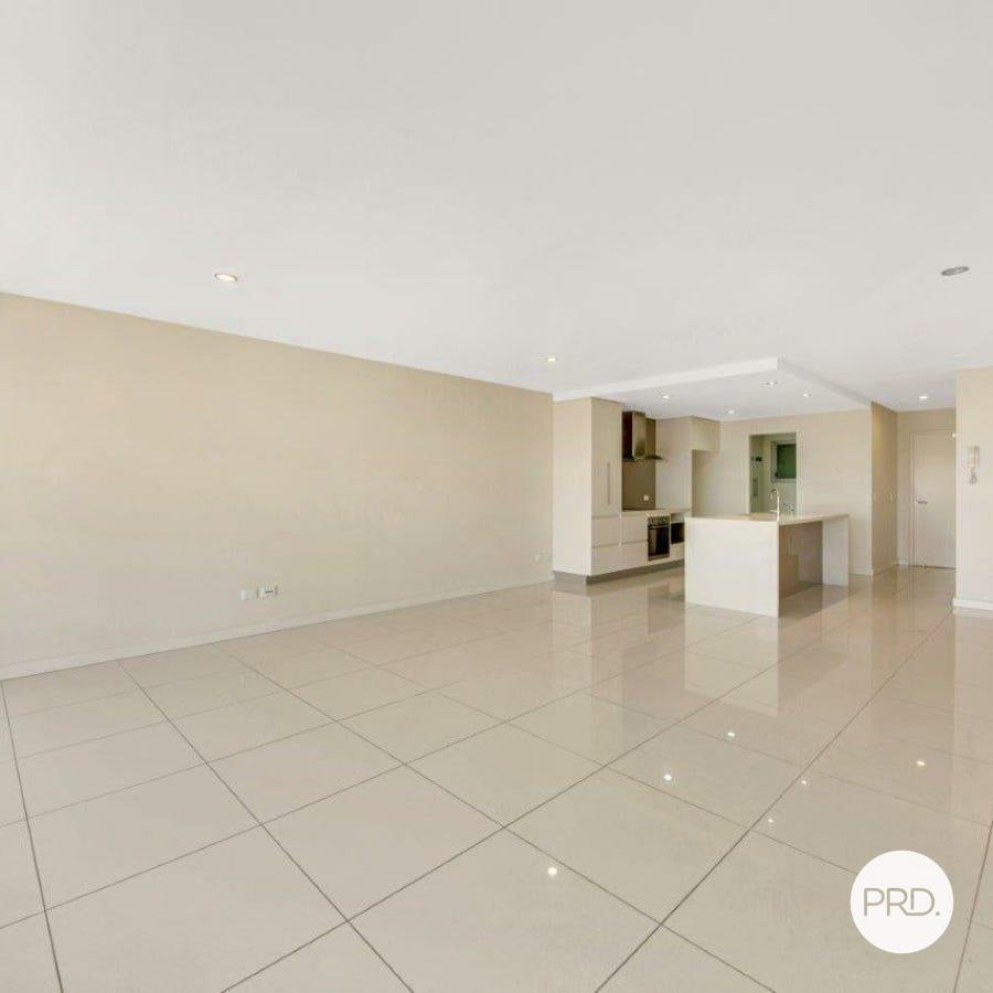 5/2 The Promenade BOYNE ISLAND 8