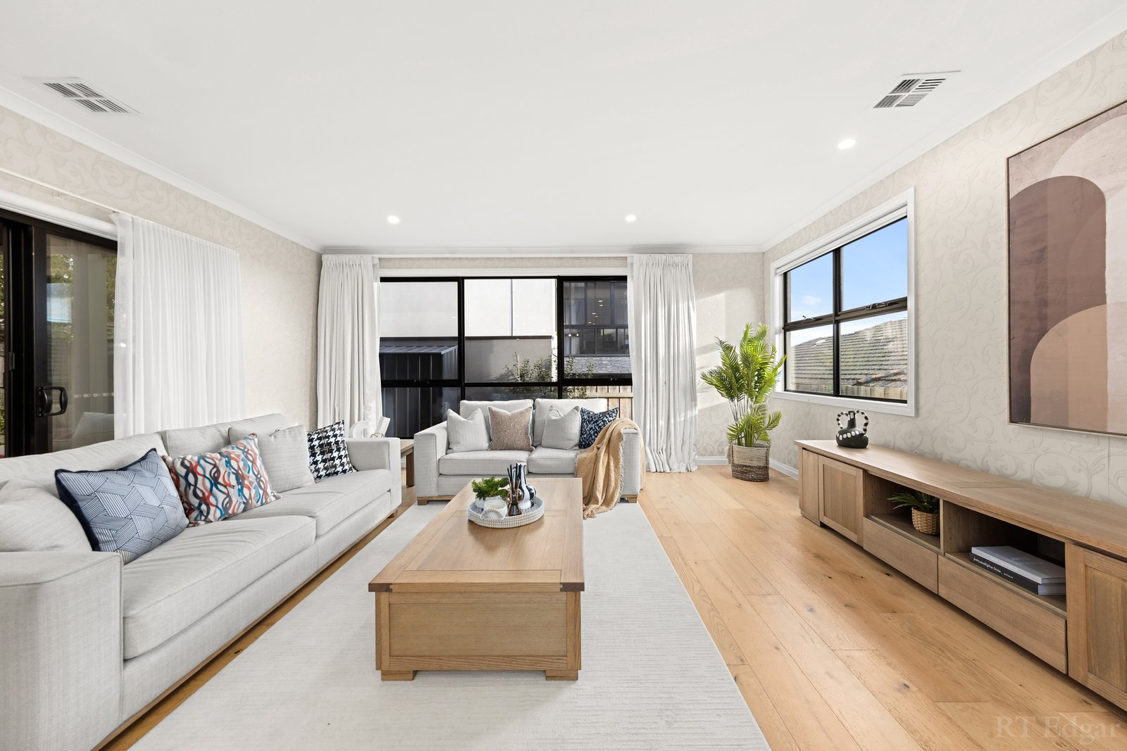 Real Estate and Property in 52 Thea Grove, Doncaster East, VIC