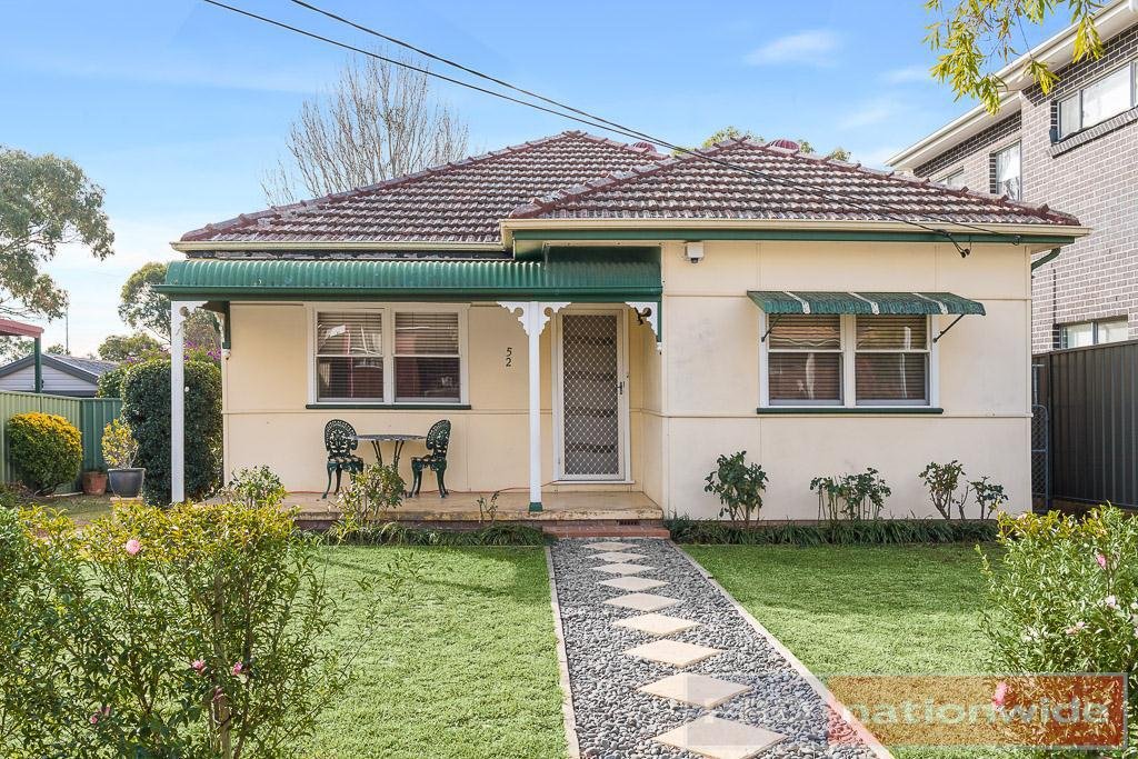 52 Tracey Street REVESBY 1