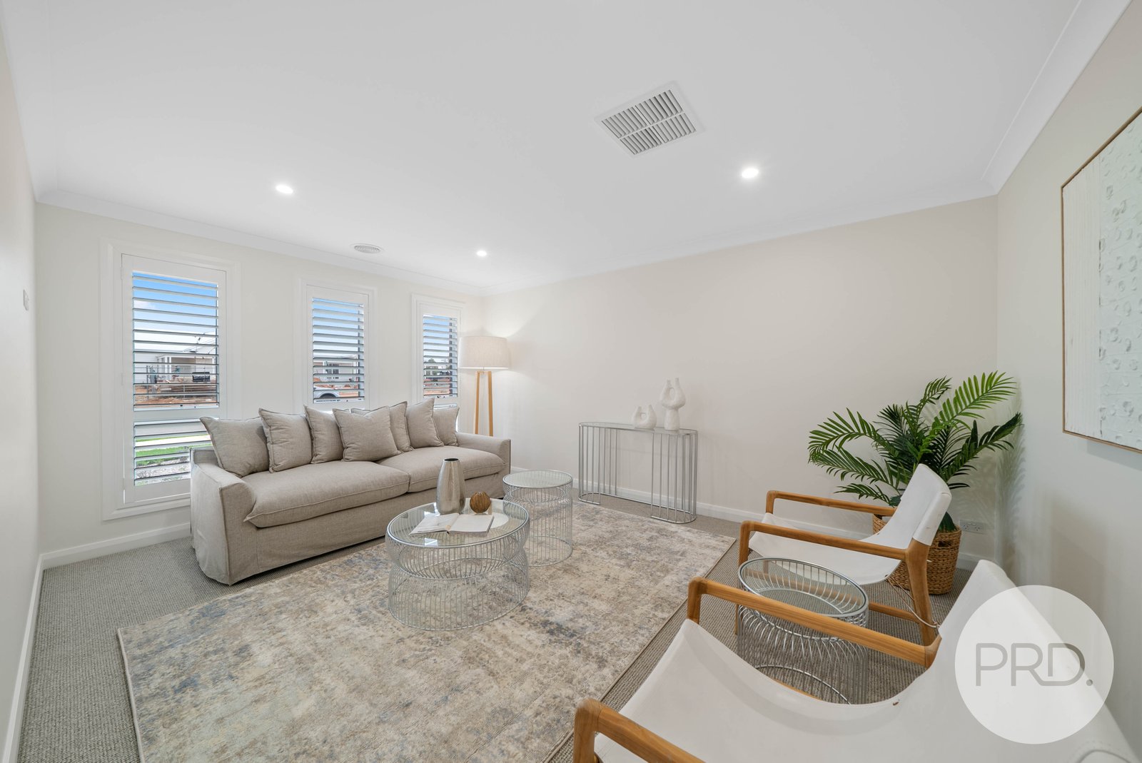 52 Valencia Drive GOBBAGOMBALIN 2