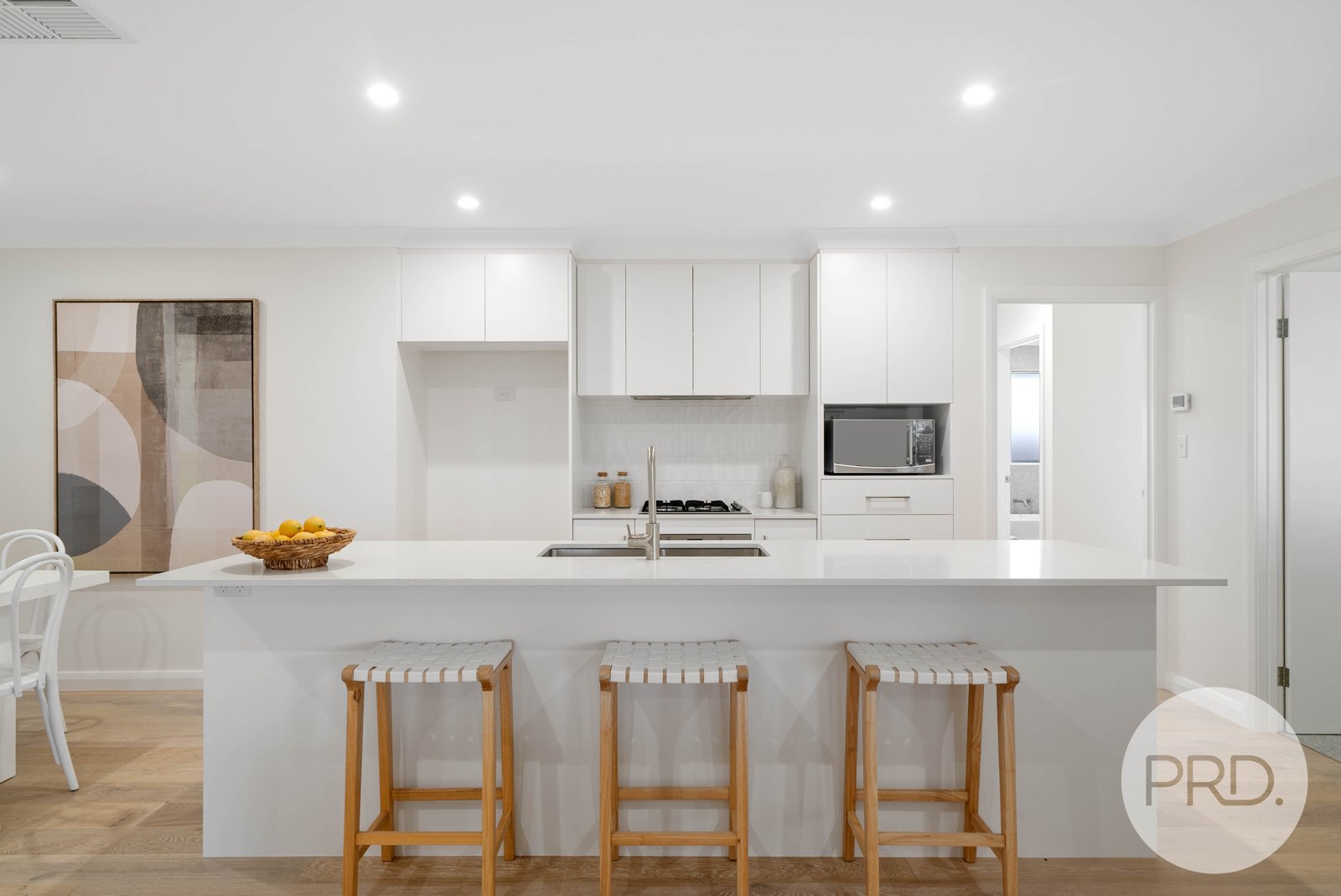 52 Valencia Drive GOBBAGOMBALIN 4