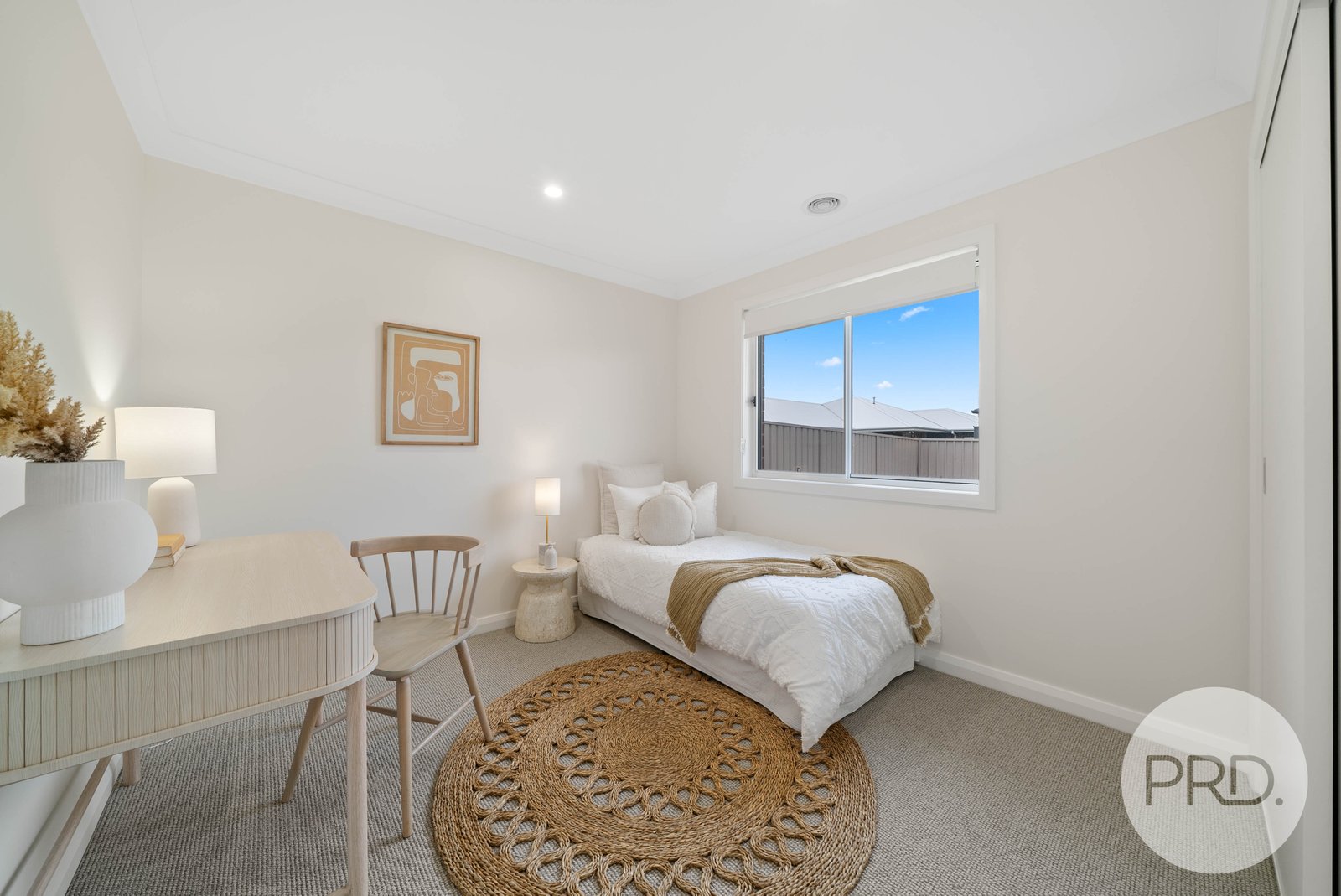 52 Valencia Drive GOBBAGOMBALIN 12