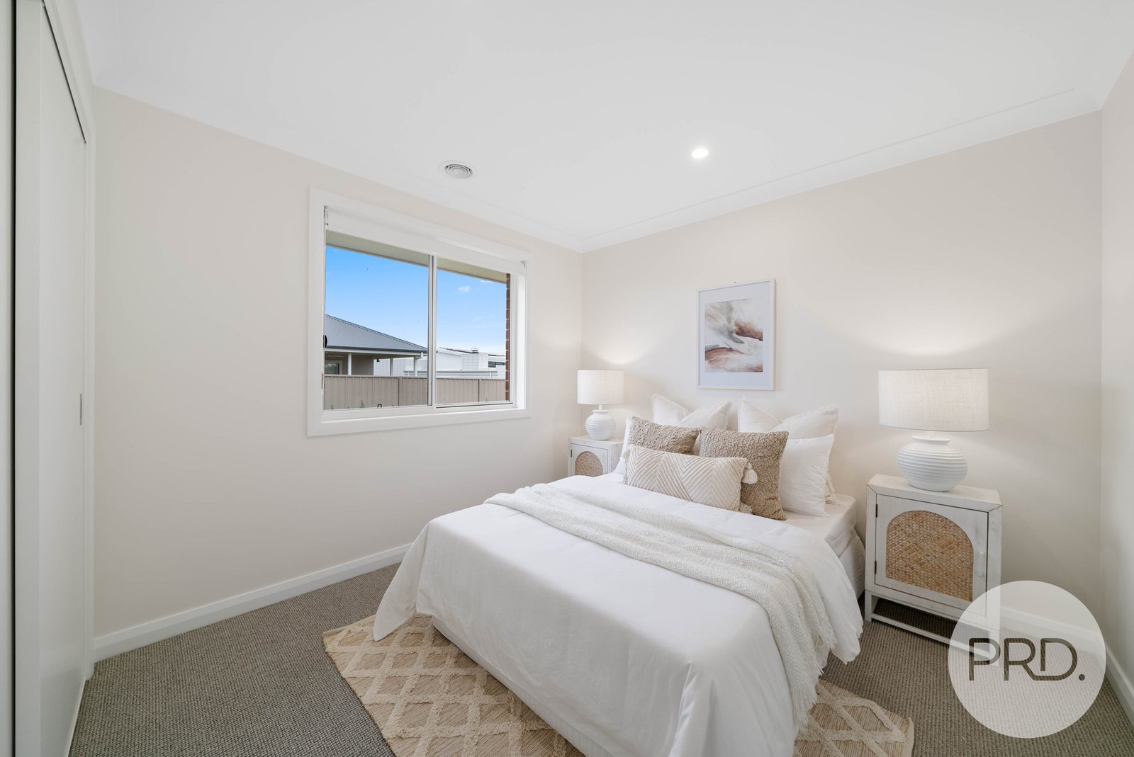 52 Valencia Drive GOBBAGOMBALIN 13