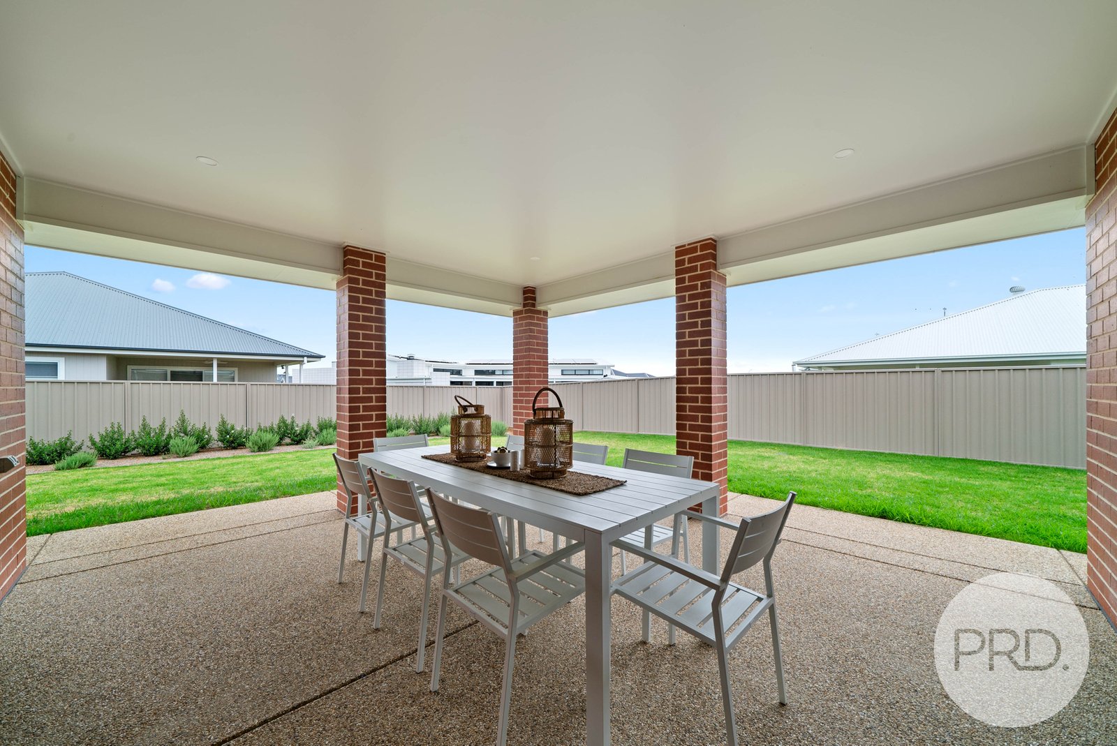 52 Valencia Drive GOBBAGOMBALIN 16