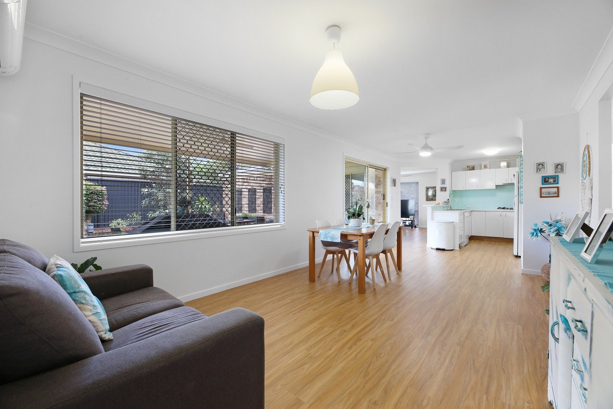 52 Warbler Parade Varsity Lakes 7