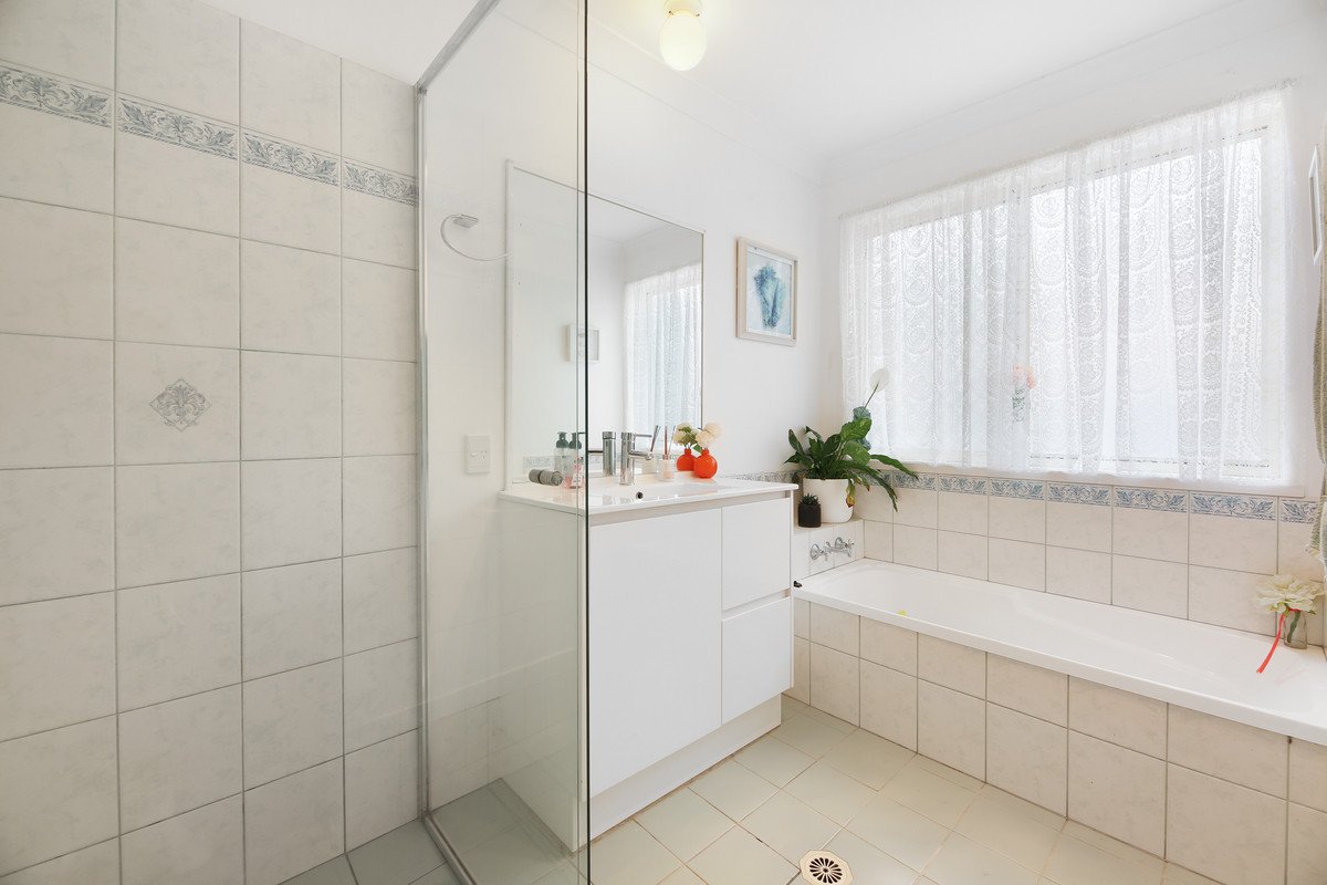 52 Warbler Parade Varsity Lakes 16