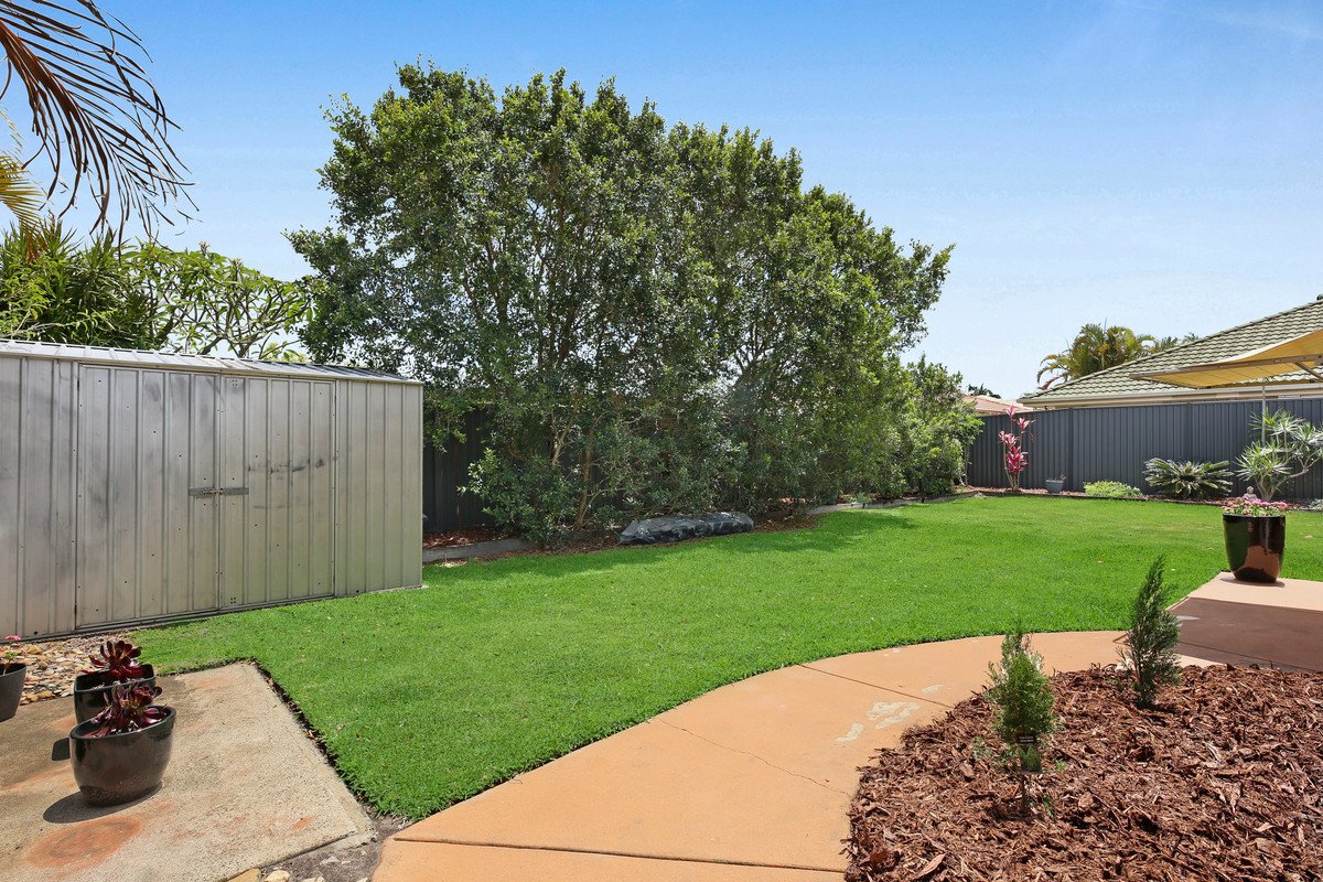 52 Warbler Parade Varsity Lakes 20