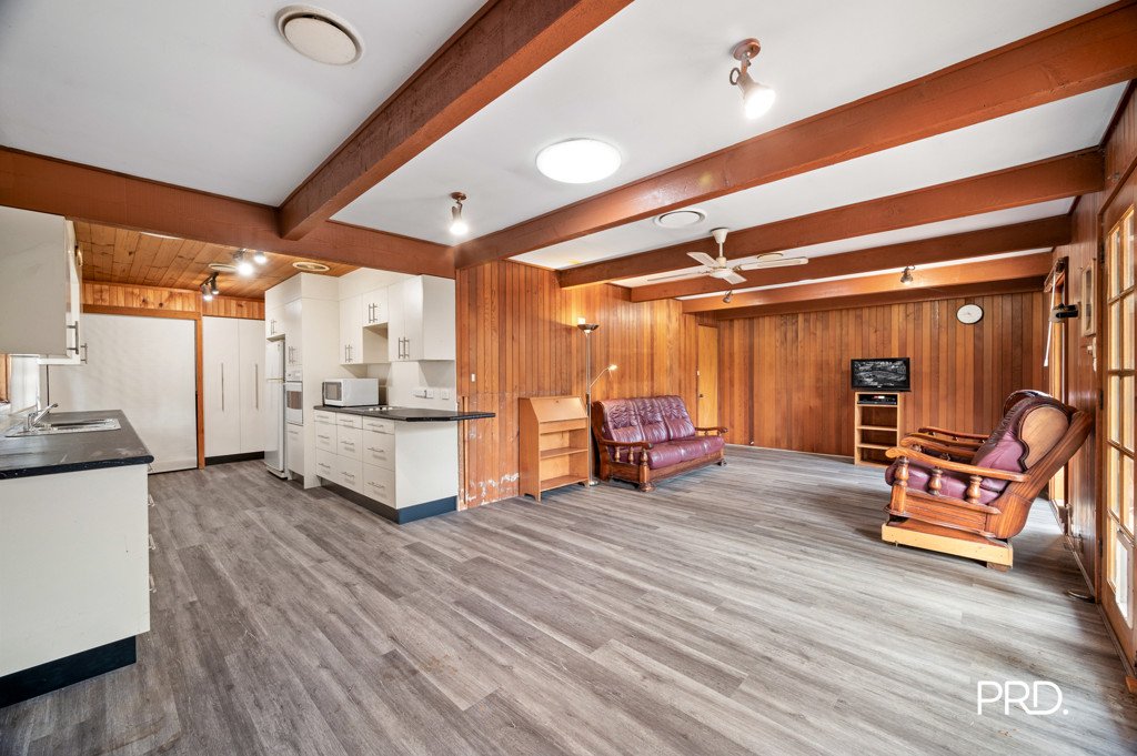 52 Woodland Cres  Narellan 2