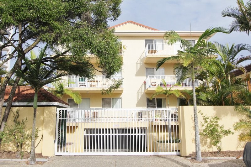 5/20 Little Norman Street SOUTHPORT 1