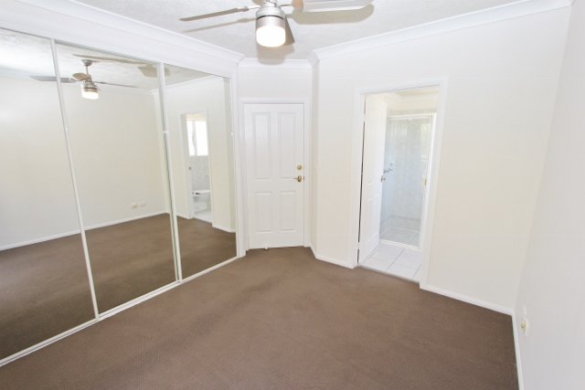 5/20 Little Norman Street SOUTHPORT 8