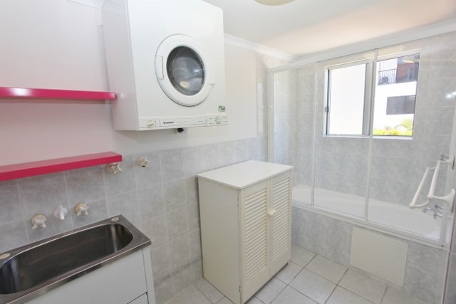 5/20 Little Norman Street SOUTHPORT 11