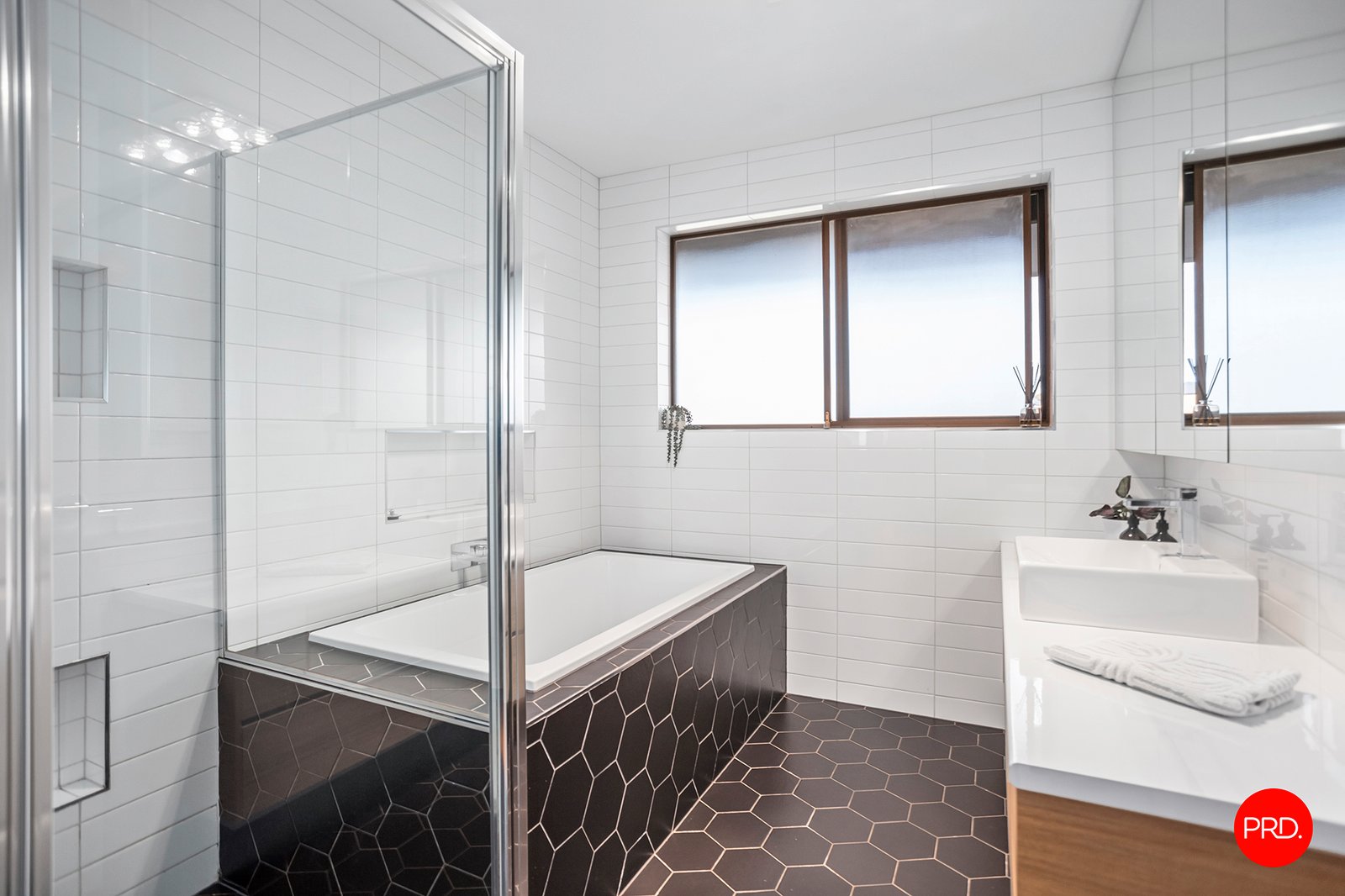 520 Midland Highway HUNTLY 18