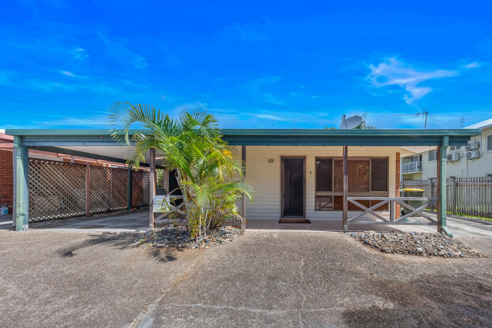 5/20 Pandanus Drive CANNONVALE 14