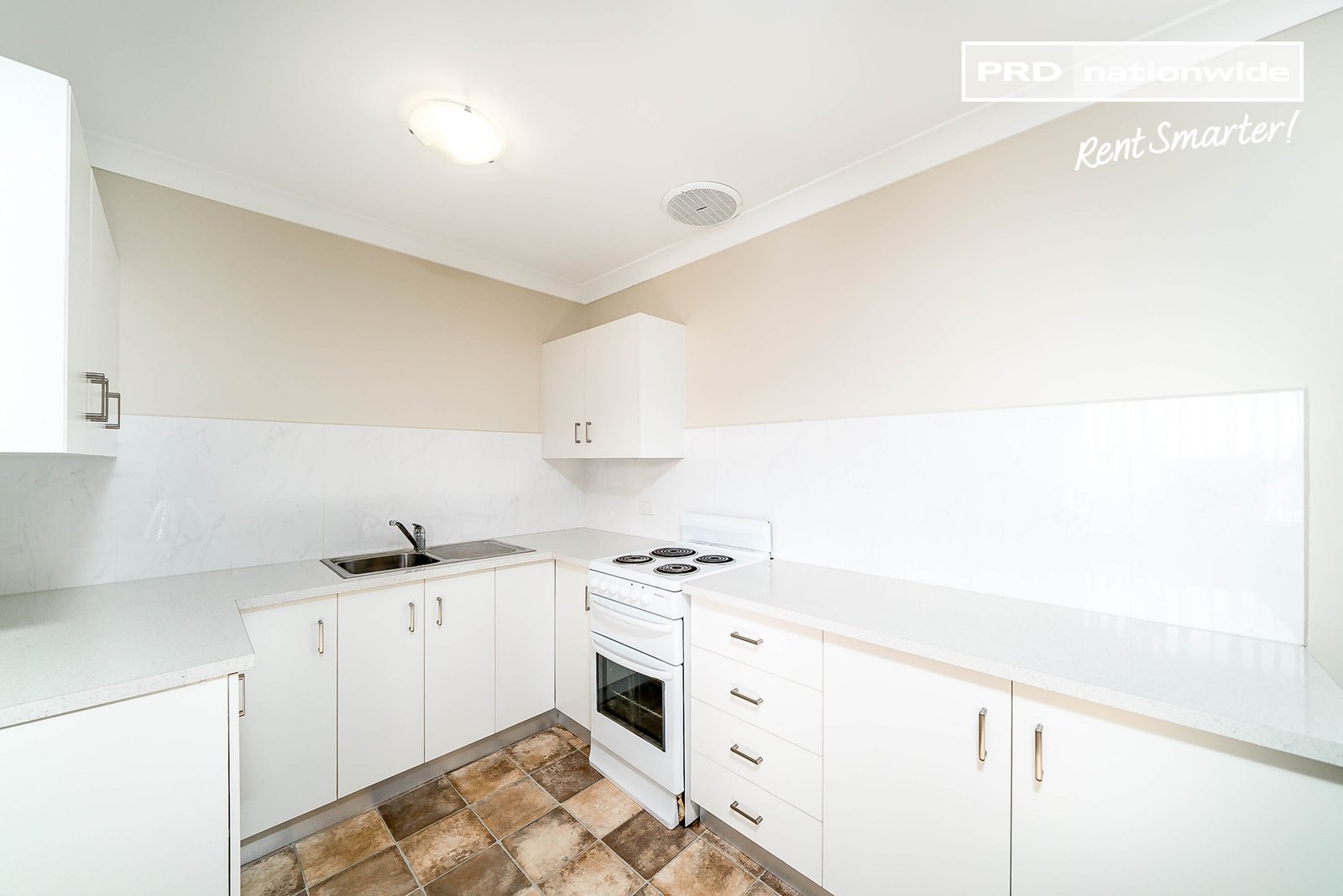 5/201 Lake Albert Road KOORINGAL 3