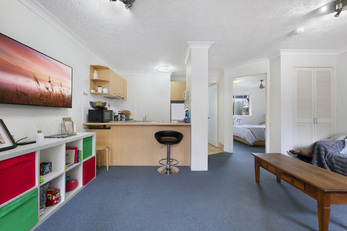 5/21-25 Peerless Avenue Mermaid Beach 6