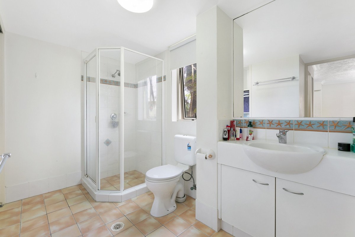 5/21-25 Peerless Avenue Mermaid Beach 9