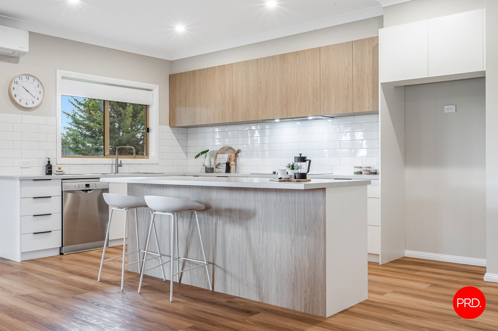 521 Bradford Road SHELBOURNE 8