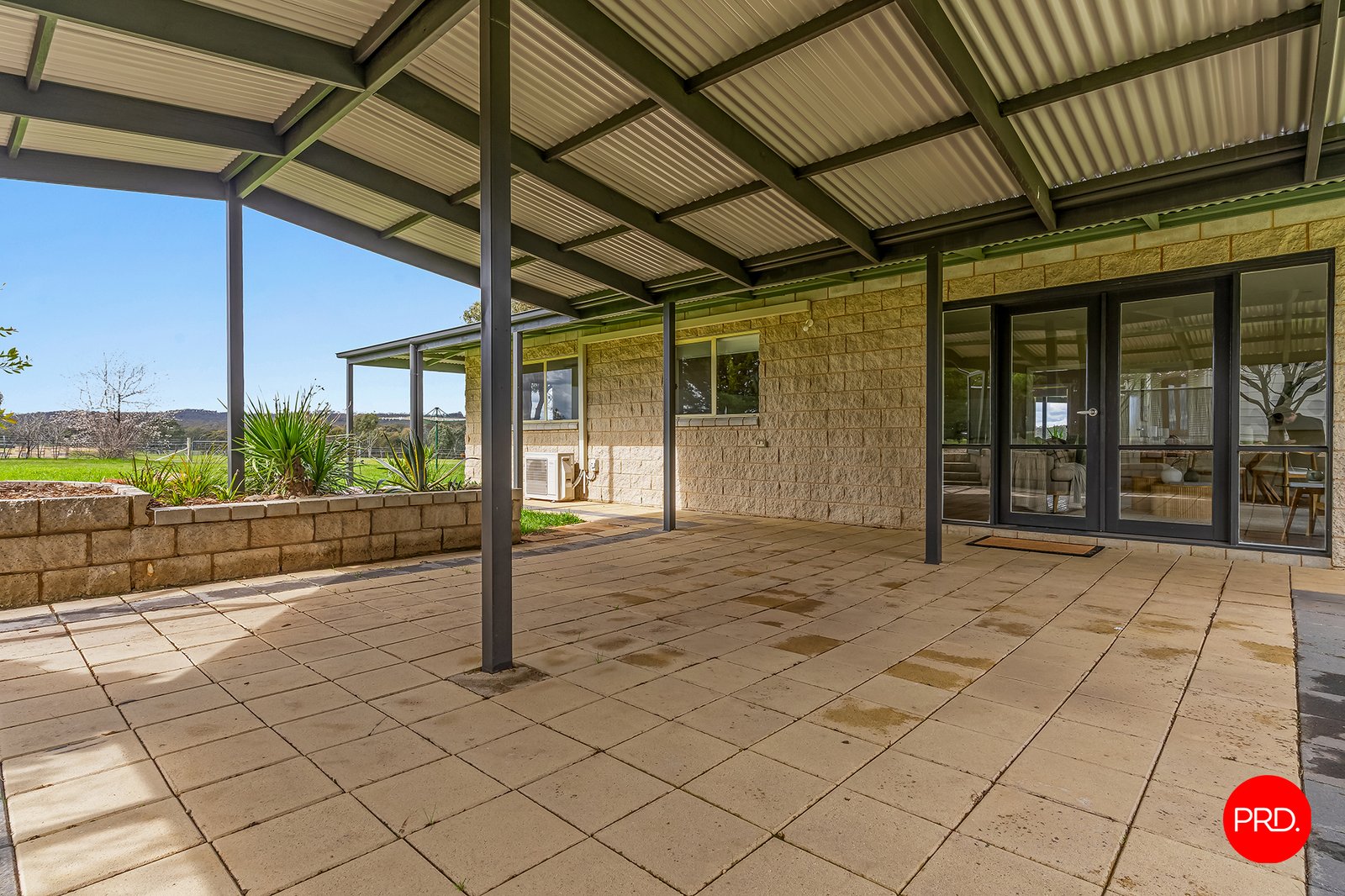 521 Bradford Road SHELBOURNE 16