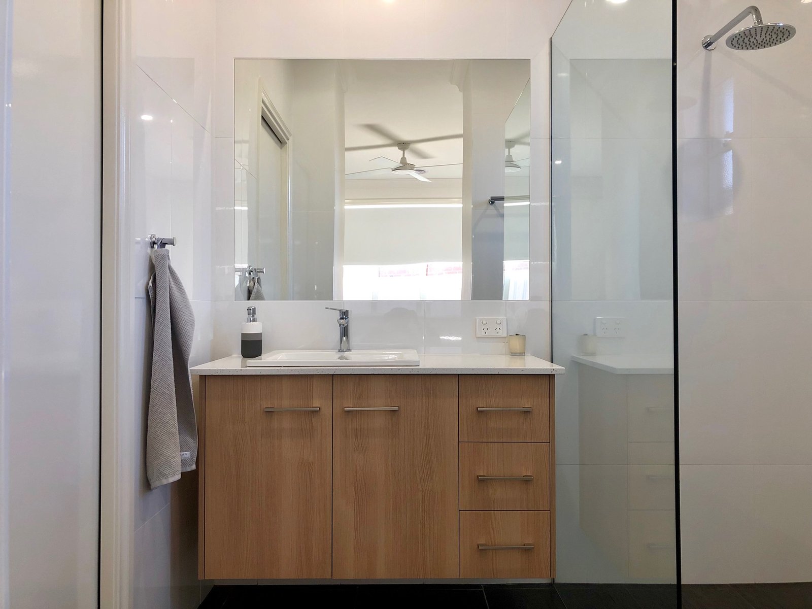 521 Hanel Street EAST ALBURY 9