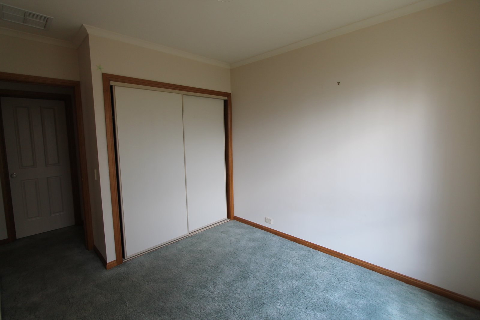 521 Sherrard Street BLACK HILL 8