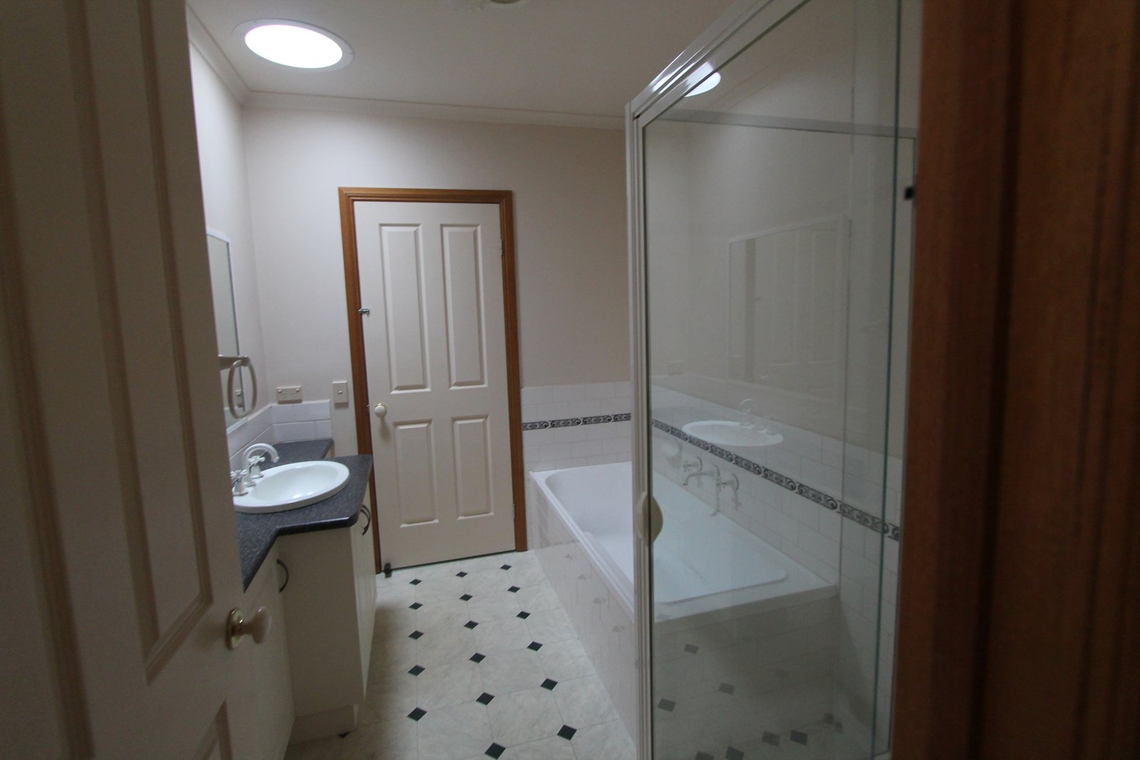 521 Sherrard Street BLACK HILL 9