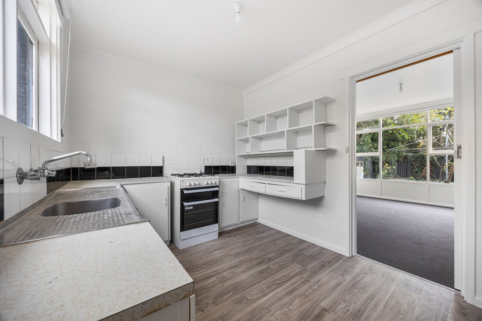 Gallery: 5/210 Errard Street