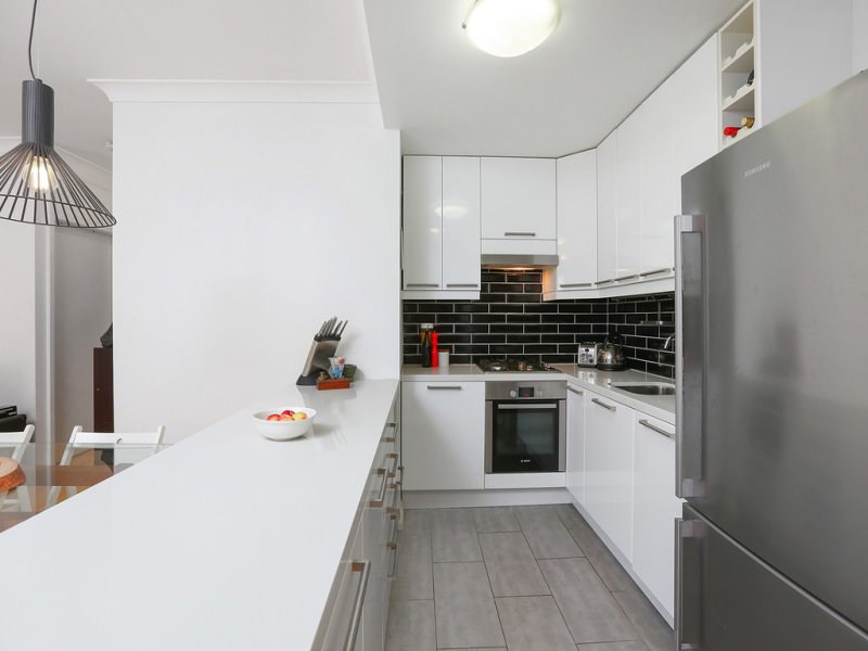 52/11-21 Rose Street CHIPPENDALE 3
