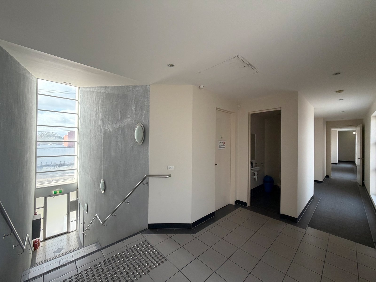 Gallery: 5/211 Warrigal Road