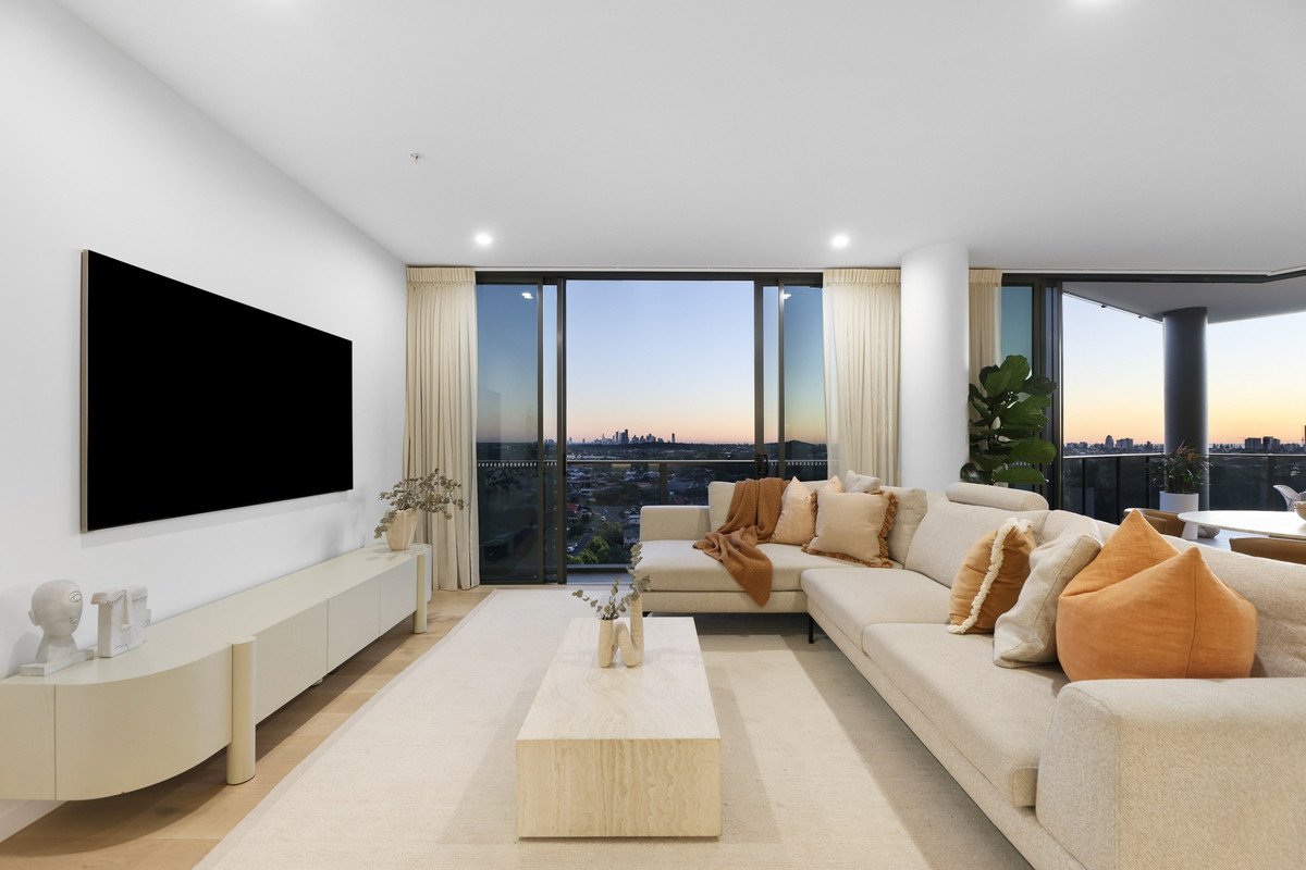 52/20 Executive Drive Burleigh Waters 5