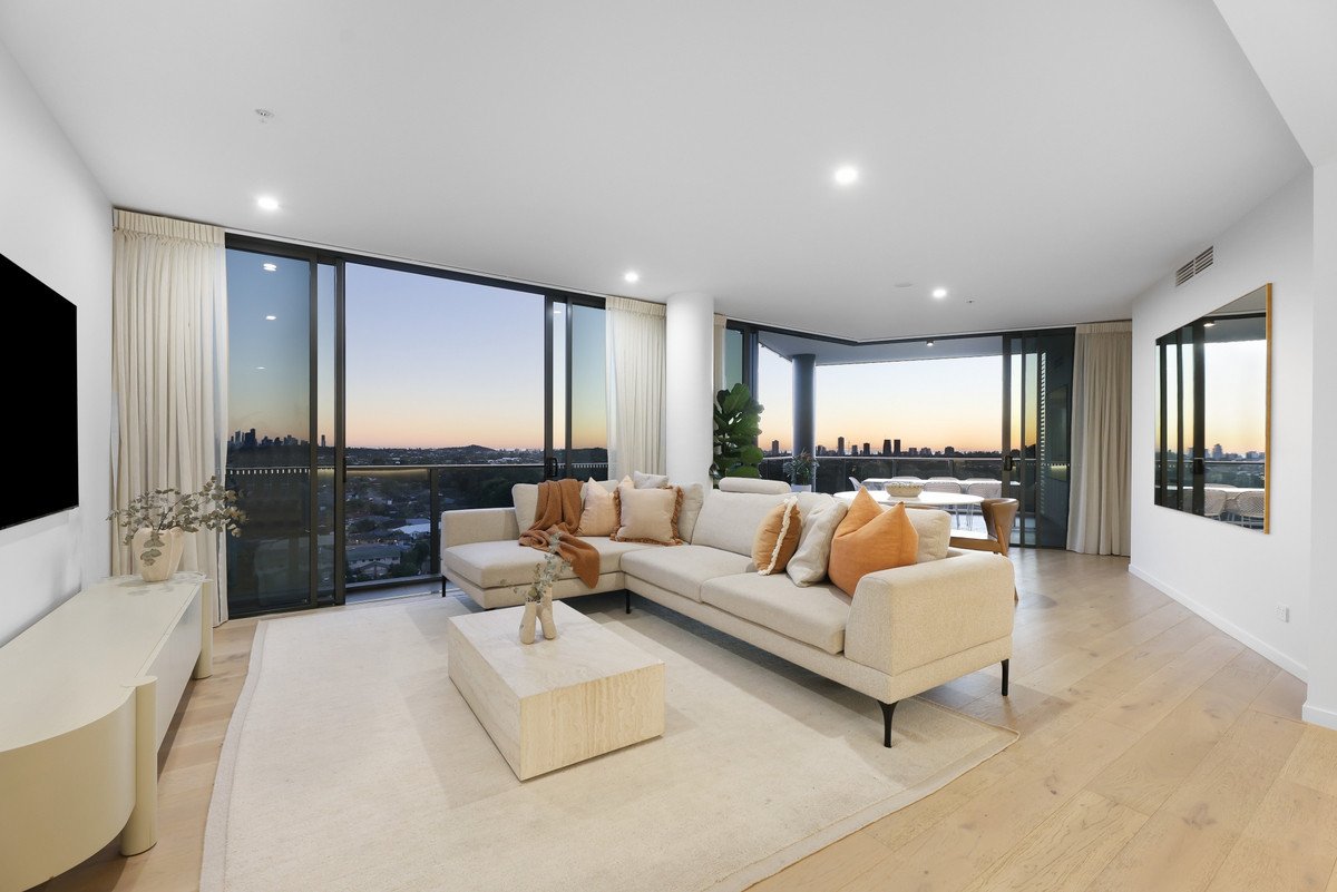 52/20 Executive Drive Burleigh Waters 6