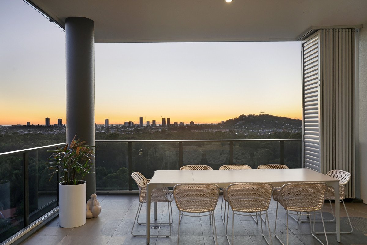 52/20 Executive Drive Burleigh Waters 9