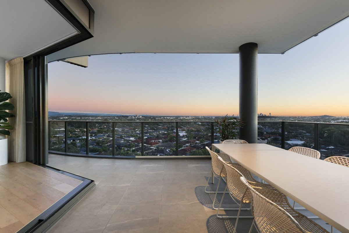 52/20 Executive Drive Burleigh Waters 11