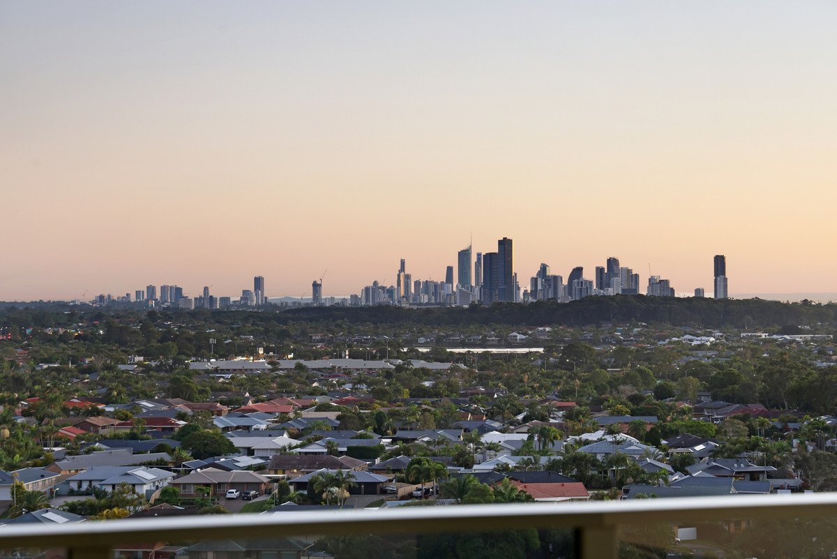 52/20 Executive Drive Burleigh Waters 12