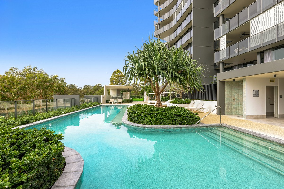 52/20 Executive Drive Burleigh Waters 30