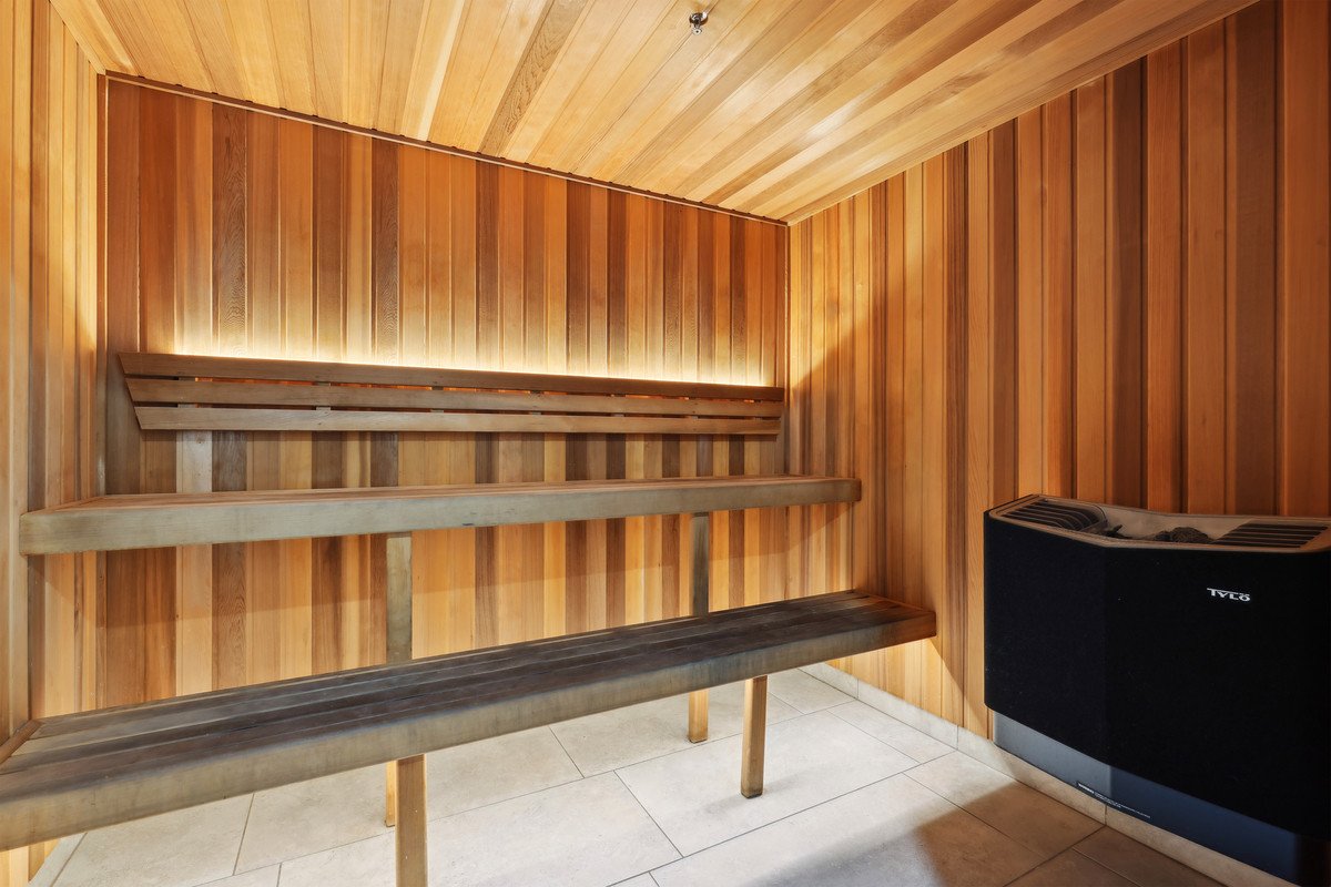 52/20 Executive Drive Burleigh Waters 32